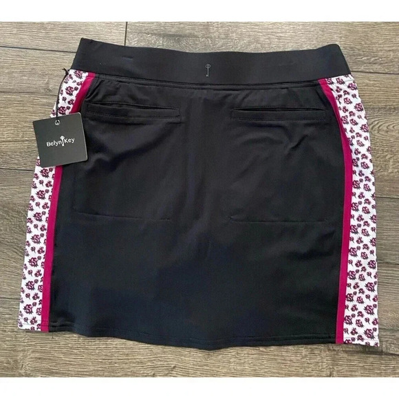 NWT Belyn Key Mia Skort Skirt Black Purple Stem Floral Print Small S New - Picture 4 of 5